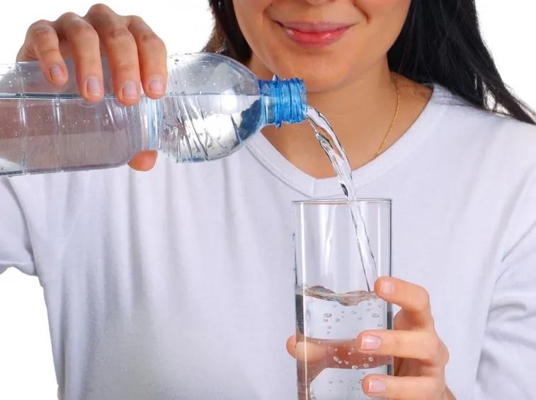 Bere acqua