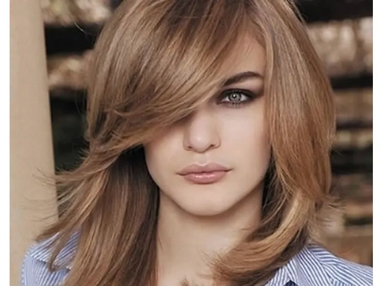 capelli medio lunghi