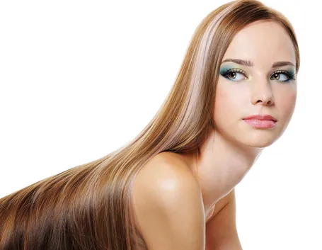 capelli lunghi lisci scalati