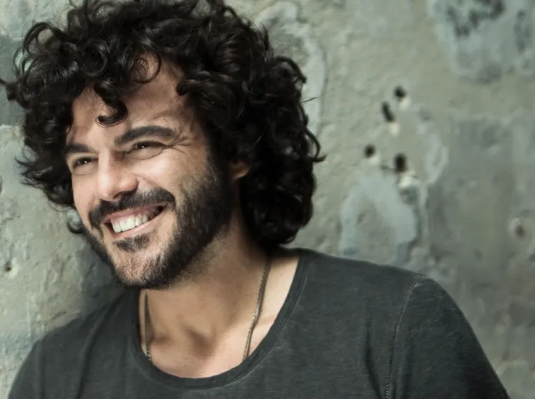 uomo riccio