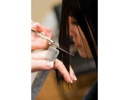 tagliare i capelli