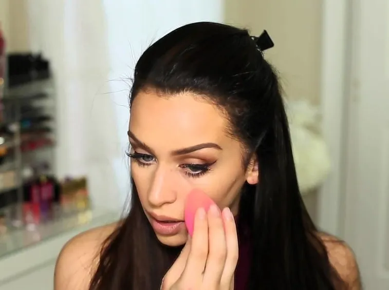 Trucco per occhiaie