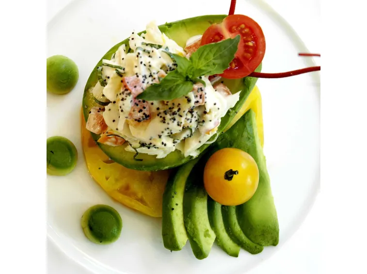 piatto di avocado