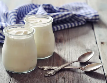 yogurt magro con frutta 