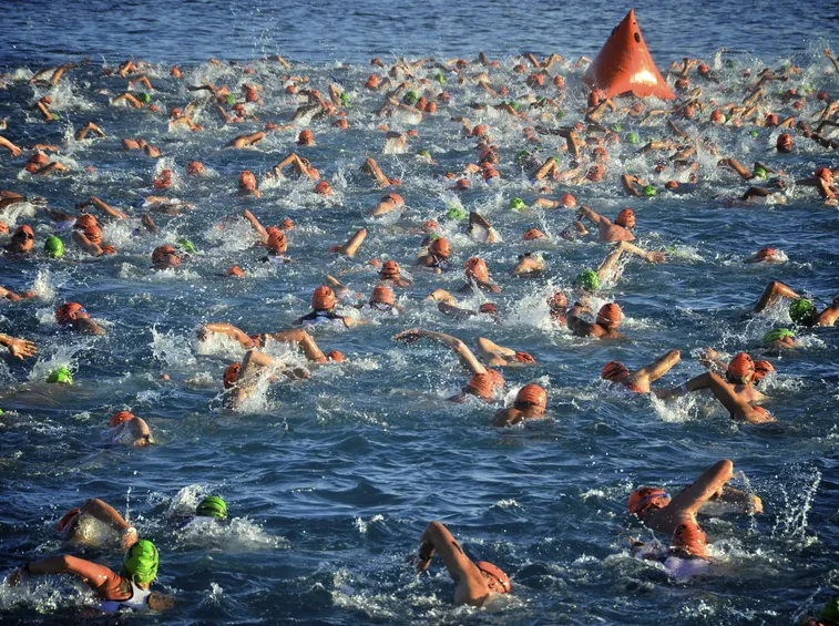 Prova di nuoto nel triathlon
