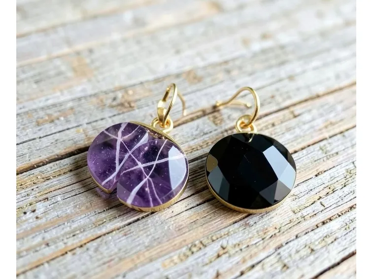 Esistono molte varietà di pietre per accessori bijoux