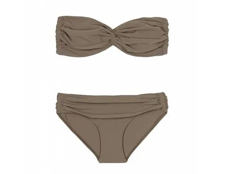 Costumi da bagno e donne