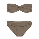 Costumi da bagno e donne