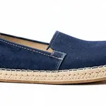 Un paio di espadrillas jeansate