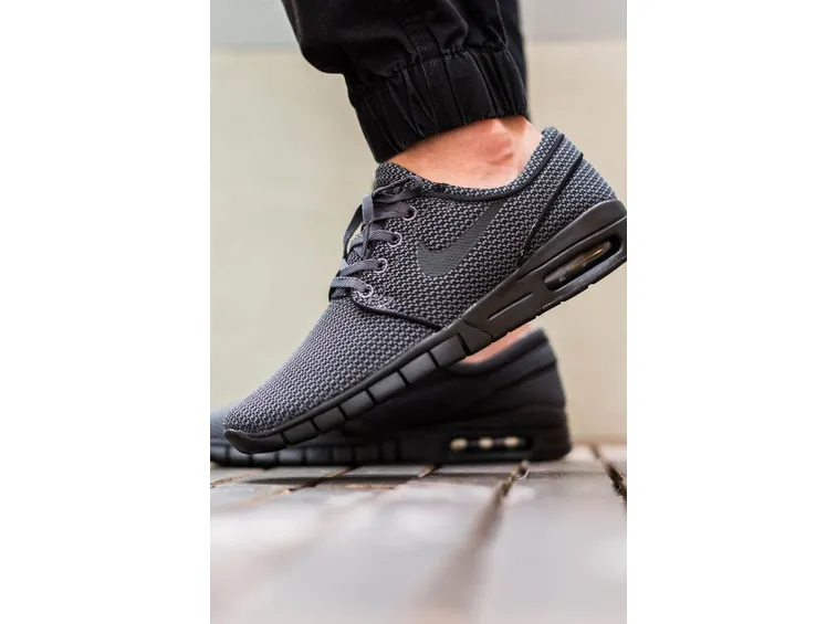 scarpe sportive per uomini