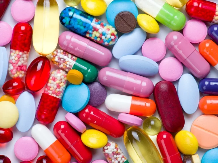 Batteri e virus: perché l'antibiotico trova un bersaglio solo nei primi