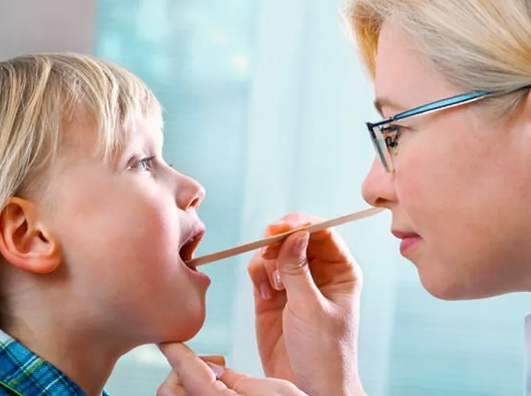 Bambino dal medico