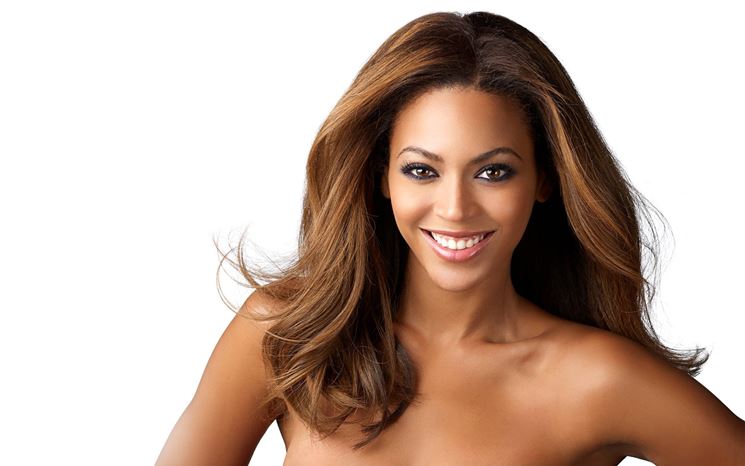 Beyonc con i capelli bronde