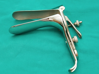 Uno speculum a valve