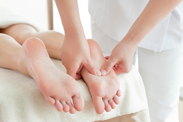 massaggio ai piedi