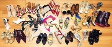 Scarpe differenti