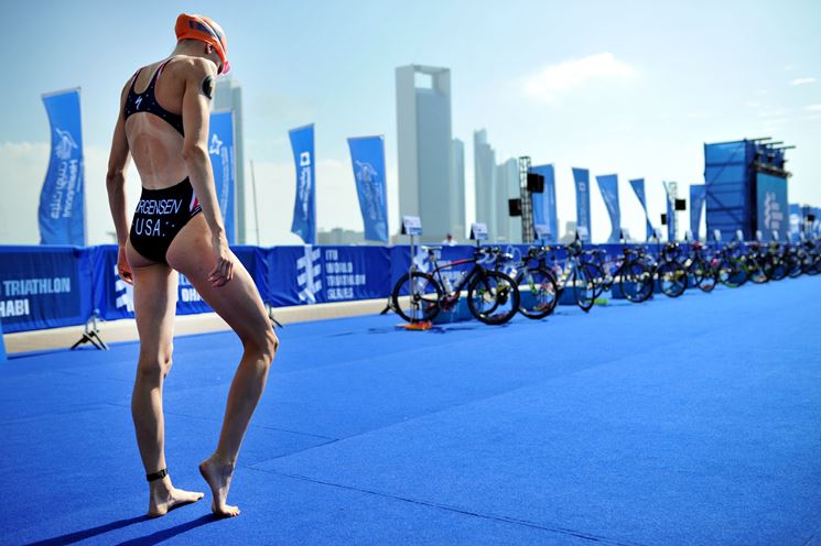 Atleta triathlon gara