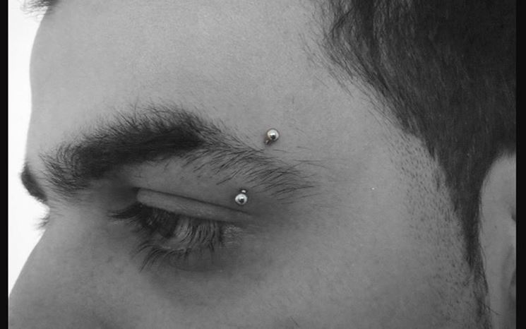 Piercing sopracciglio