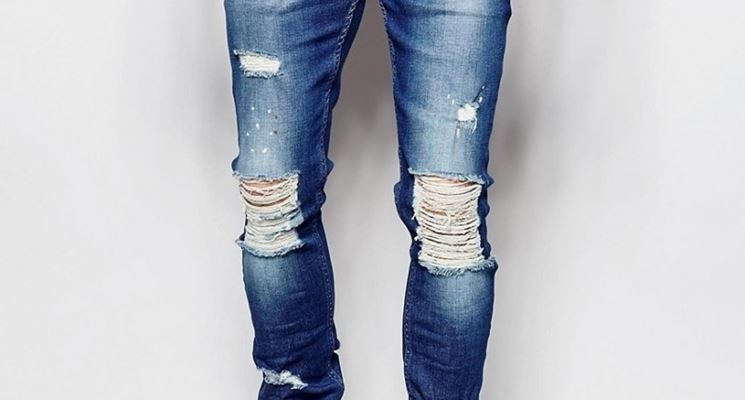 Jeans strappati da uomo